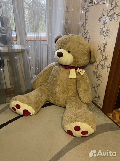 Плюшевый медведь больше 2 метров
