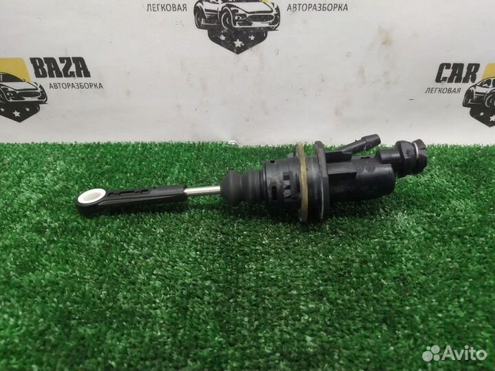 Цилиндр сцепления главный Audi A4