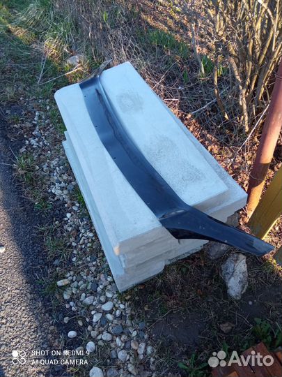 Дефлектор капота