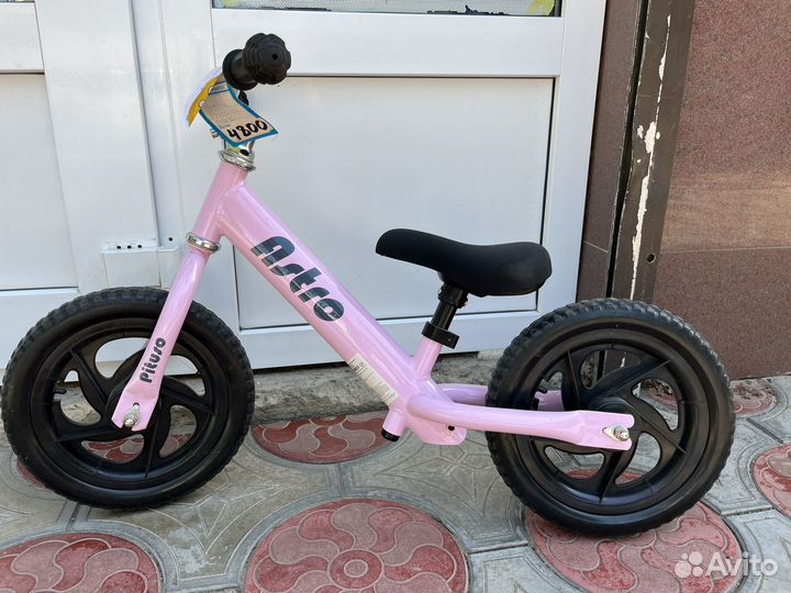 Беговел Pituso Astro