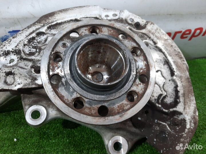 Ступица передняя правая Mercedes C220 W205 651.921