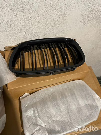 Решетка радиатора (ноздри) BMW 5gt f07