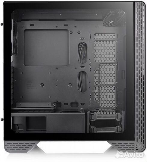 Корпус thermaltake S300 TG
