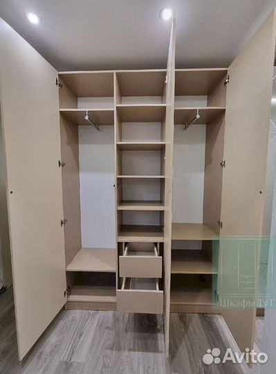 Угловой шкаф