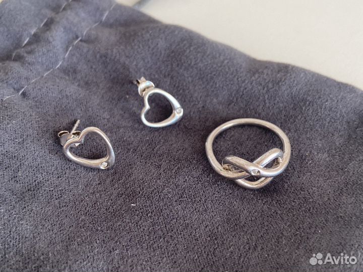 Серебряный комплект кольцо и серьги с бриллиантом