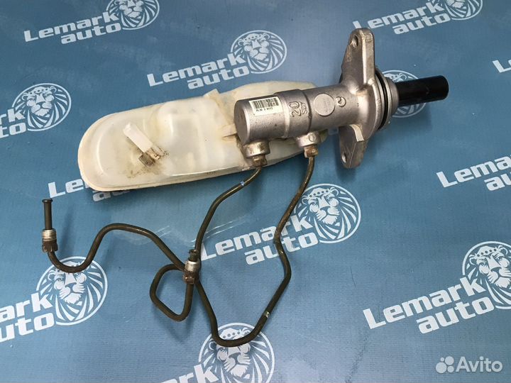 Цилиндр тормозной главный Toyota Corolla