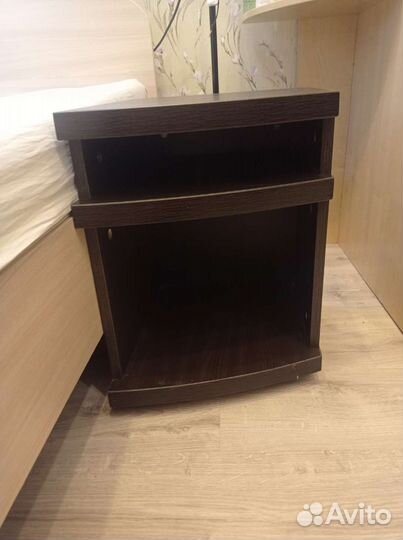 Тумба прикроватная