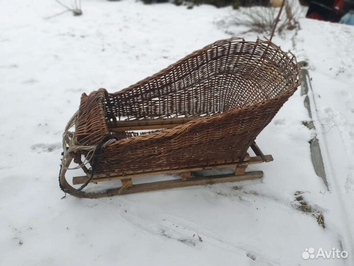 Сани плетеные старинные
