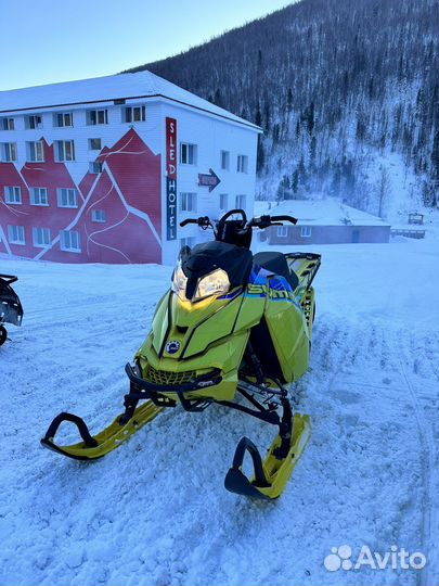 Снегоход BRP Ski-Dоо Summit X-Т3 154