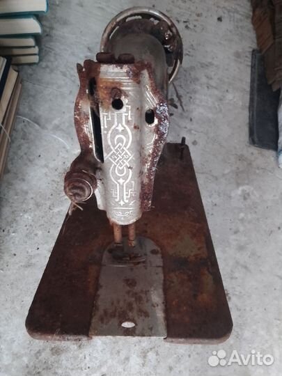 Швейная машинка ретро