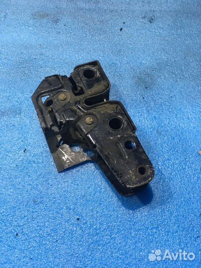 Замок капота шкода фабия 2 5J0823509