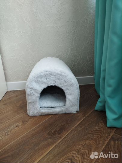 Домик для кошки и маленьких собачек
