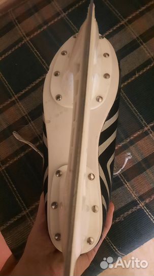 Коньки хоккейные или для просто катания на льду