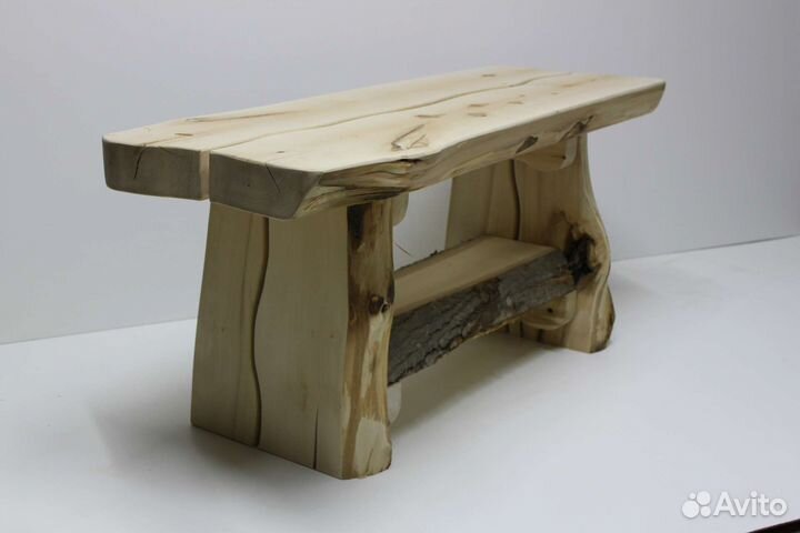 Столяр на производстве