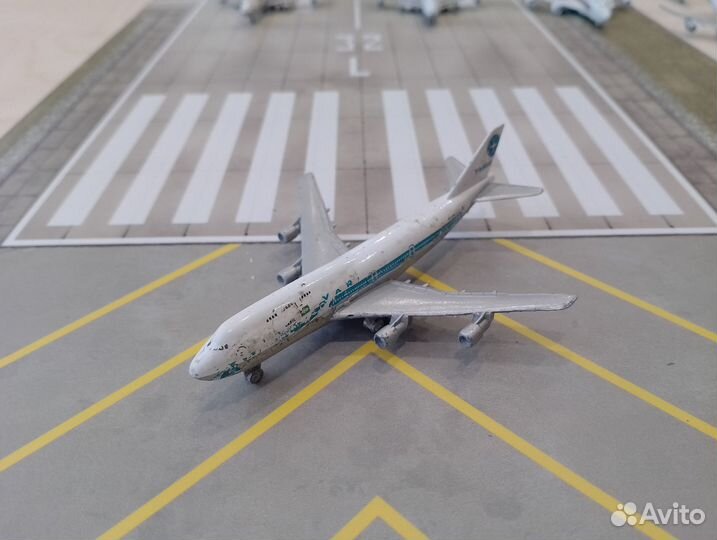 Самолёт Boeing 747 