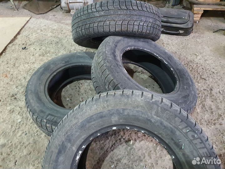 Michelin Agilis 51 215/70 R15
