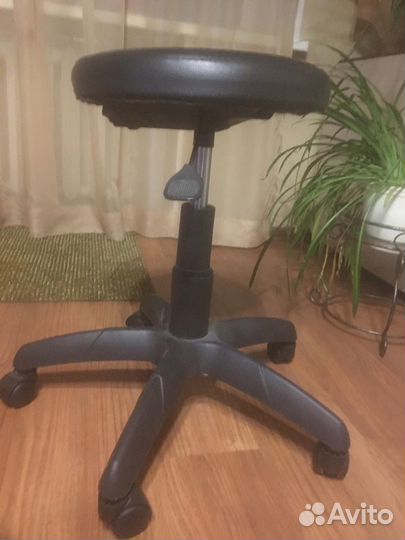 Стульчик для пианино