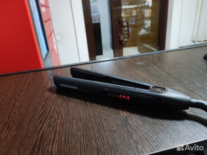 Выпрямитель для волос Redmond Утюжок для волос