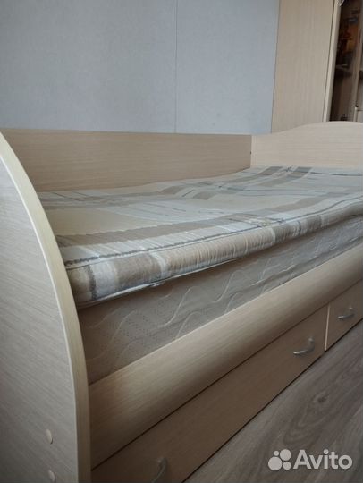 Кровать для подростка односпальная