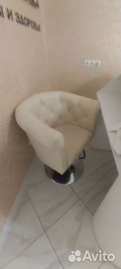 Парикмахерское кресло