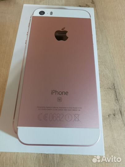 iPhone SE, 128 ГБ