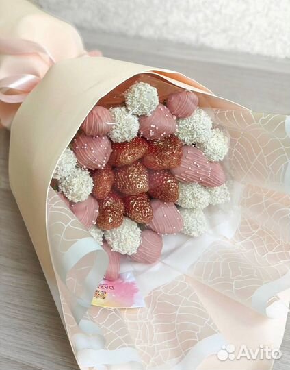 Клубника в натуральном шоколаде