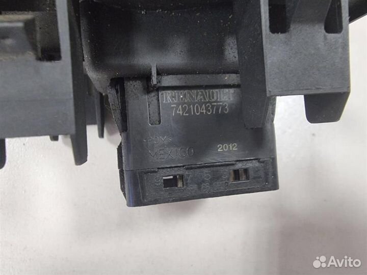 Накладка под кнопку стеклоподъемника Renault RH 5