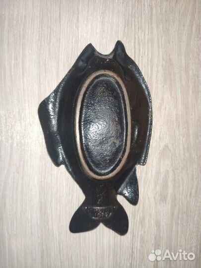 Пепельница Касли 1987 г. Рыба (карась). Клеймо