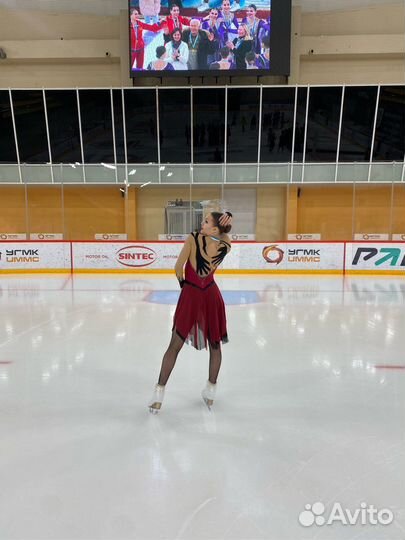 Тренер по фигурному катанию