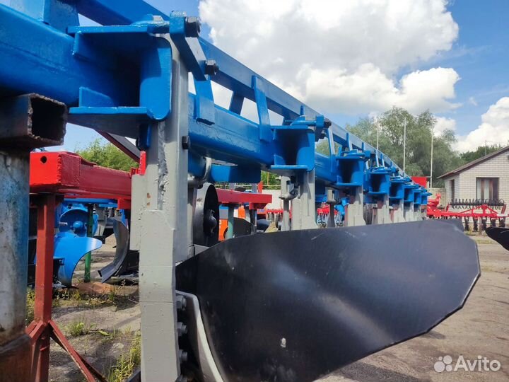 Плуг Светлоградагромаш 8 корп. (ПНУ-8х40), 2015