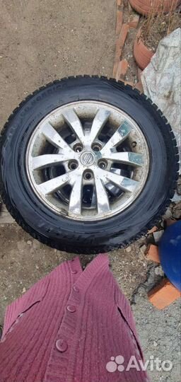 R16 Viatti Bosco Nordico V-523 215/65, PCD 5x114.3 DIA 66.1