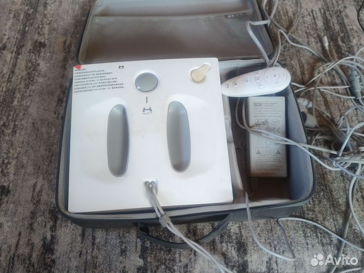 Робот мойщик окон hutt w66