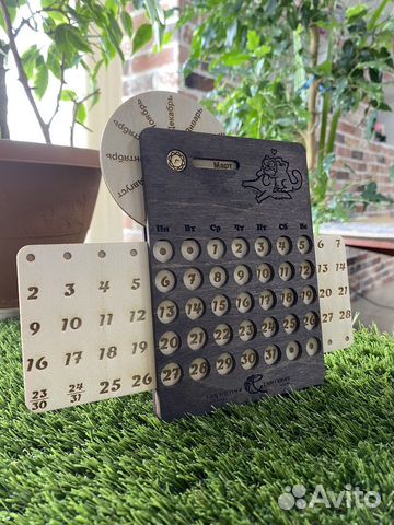 Календарь из дерева