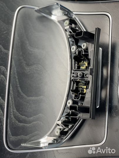 Mercedes C-class W205 накладка на центр консоль