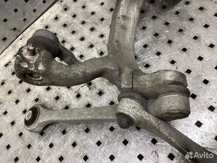 Цапфа/кулак поворотный передний левый Audi A6/RS6