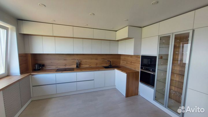 Кухня на заказ угловая без ручек