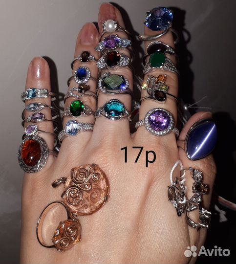 Необычные серебряное кольца с нат.камнями