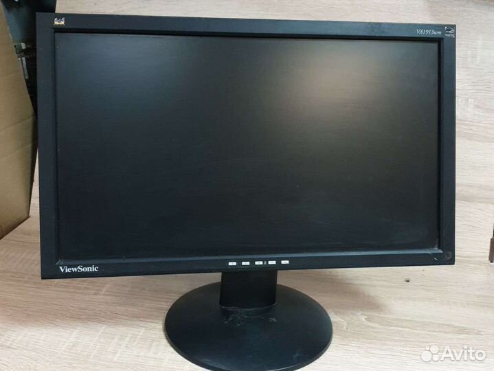 Монитор 19 дюймов Viewsonic VA1913WM б/у