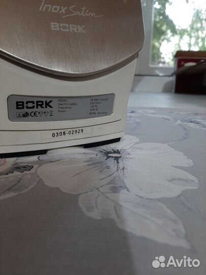 Паровой утюг bork в коробке