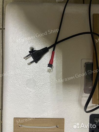 Инкубатор новый на 104 яйца