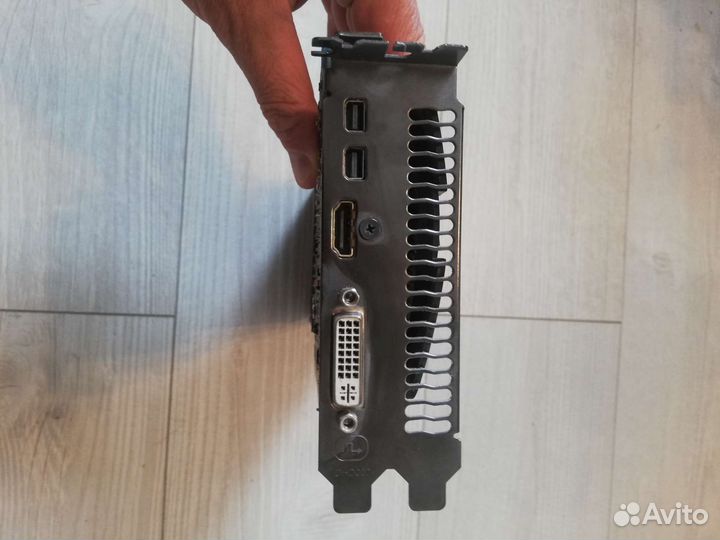 Gigabyte R9 200 3Gb ddr5