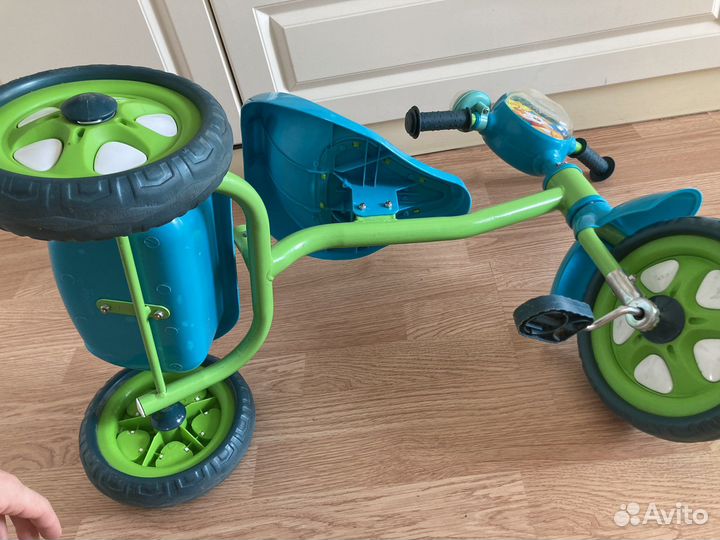 Велосипед с ручкой детский трехколесный