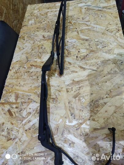 Поводок стеклоочистителя задний Tahoe, Escalade 2