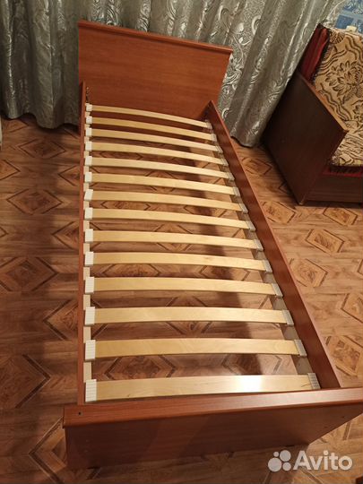 Кровать односпальная 90х200 с матрасом