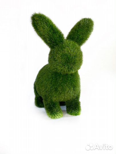 Фигура из газона