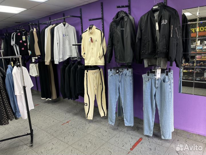 Магазин одежды и кроссовок