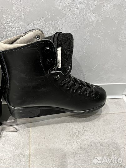 Коньки фигурные мужские