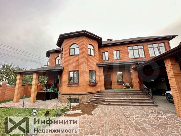 Дом 400 м² на участке 10 сот.