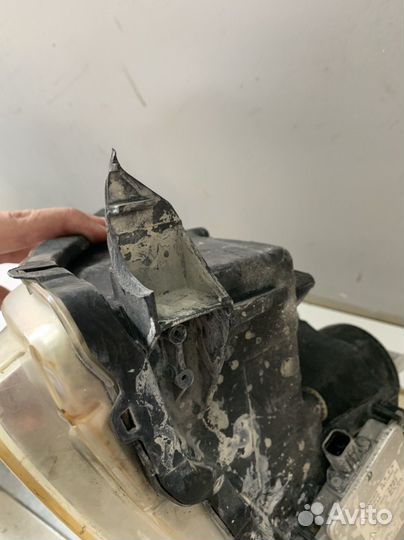 Фара правая ксенон Pajero 4