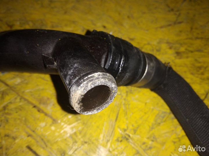 Патрубок системы охлаждения Audi A6 C6 caha 2010